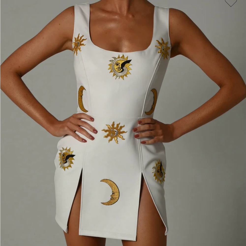 Dollhouse- Luna mini dress -size :small
